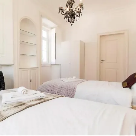 Secret & River View Family Flat Appartement Lissabon