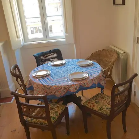 Lisbon Secret & River View Family Flat
