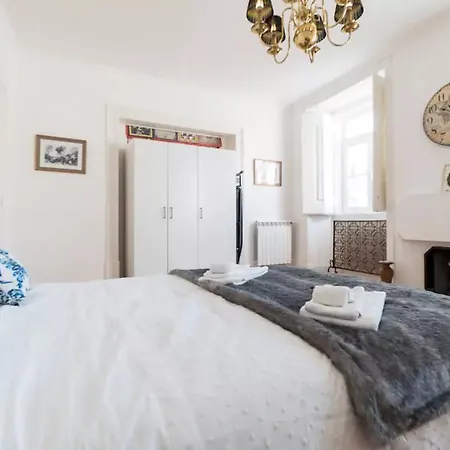 Lisbon Secret & River View Family Flat *