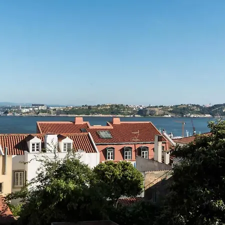 Lisbon Secret & River View Family Flat Apartment *